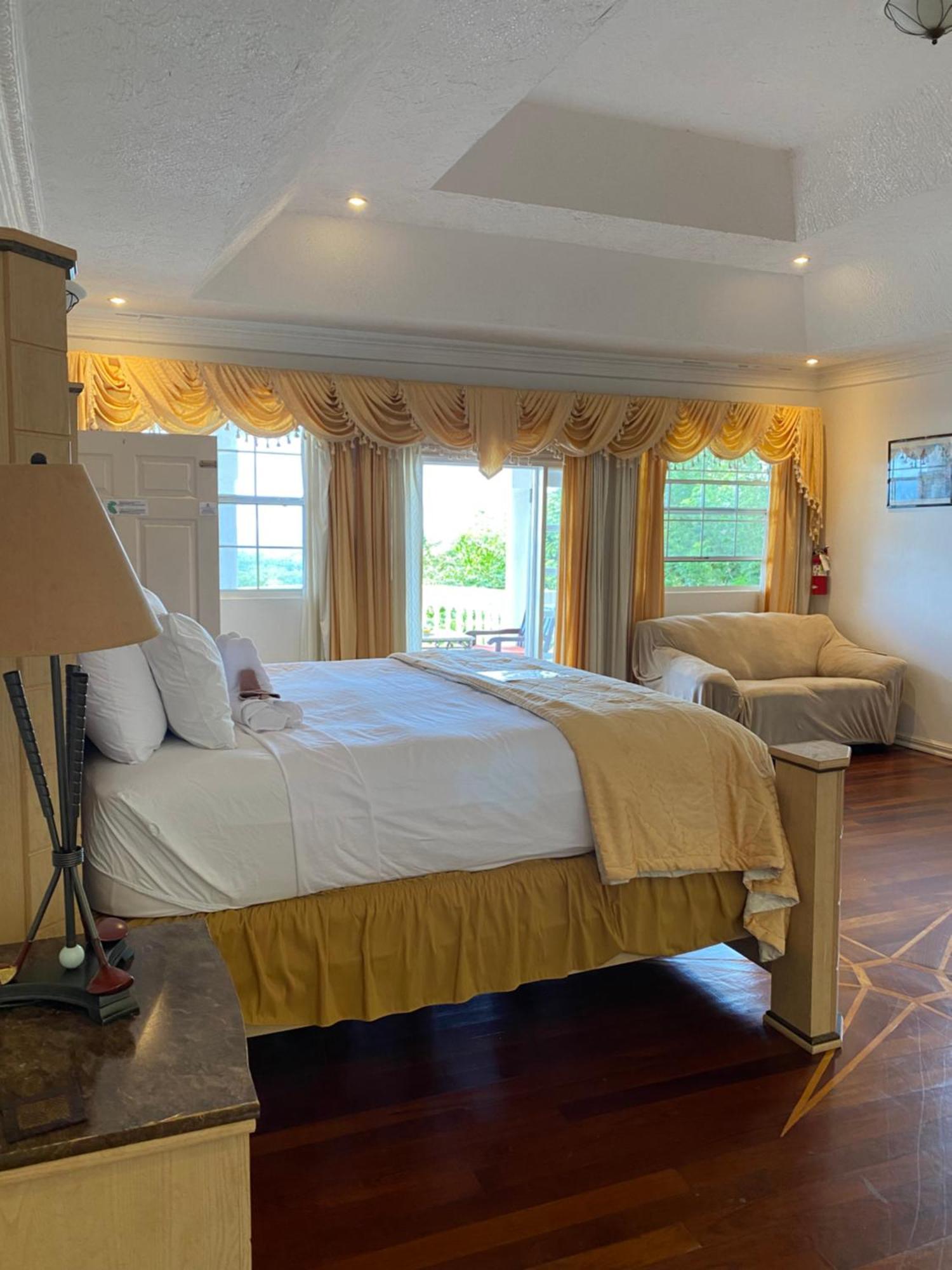 All Nations Guest House ปอร์ตอันโตนิโอ ภายนอก รูปภาพ